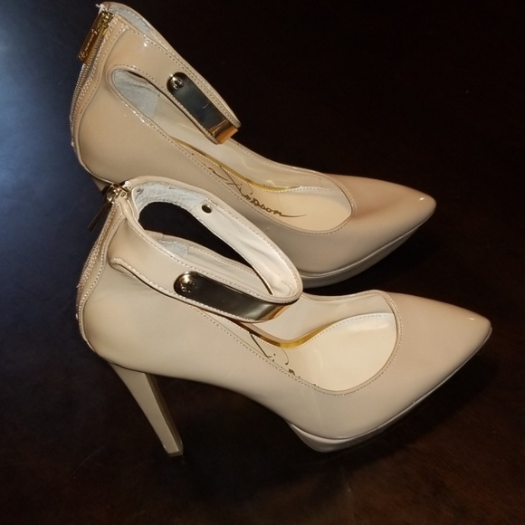 Shoes - Picture 2 of 3